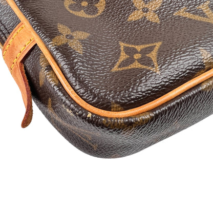 Louis Vuitton Brown Shoulder Bags A-15859