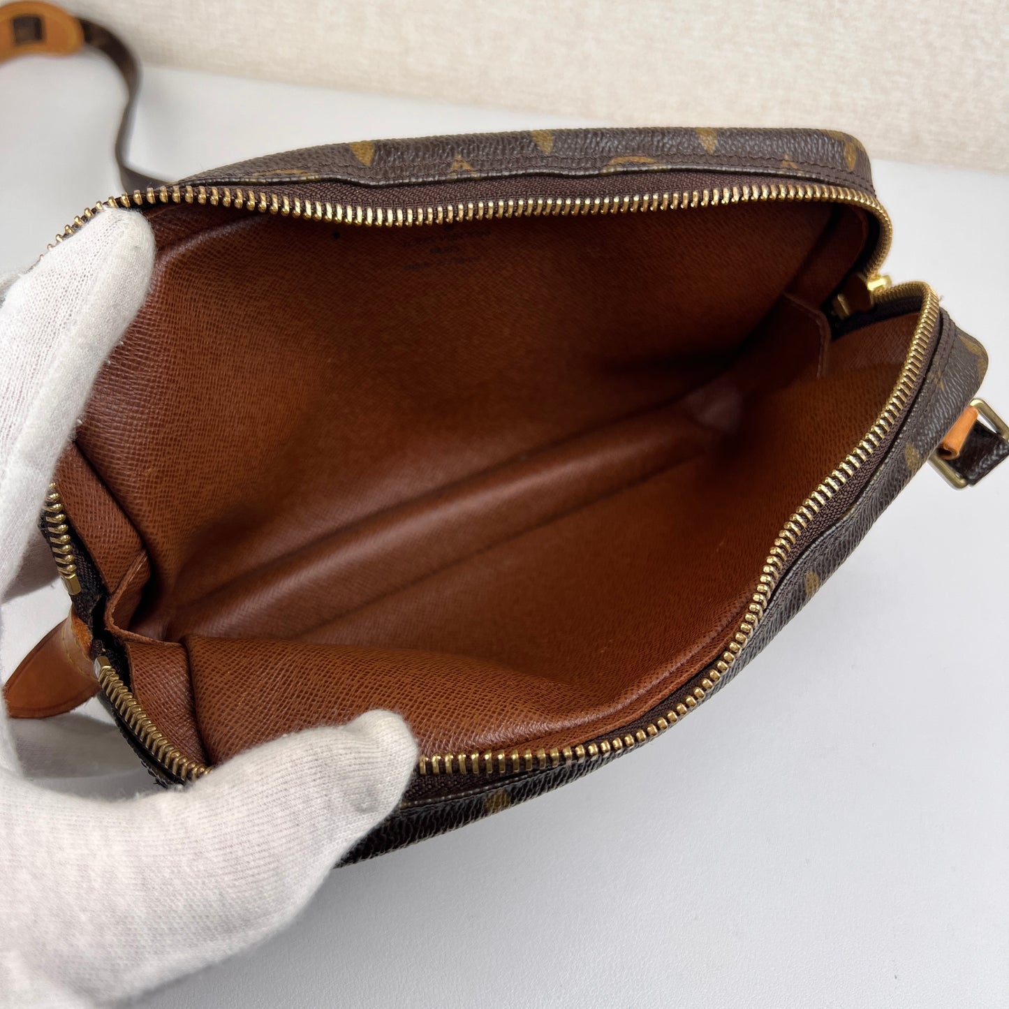 Louis Vuitton Brown Shoulder Bags A-15859