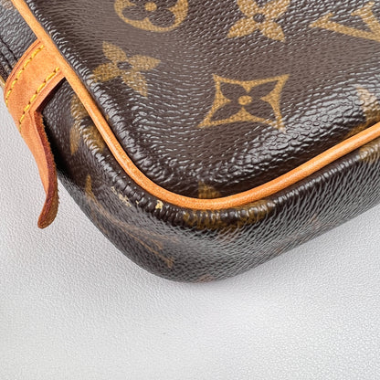 Louis Vuitton Brown Shoulder Bags A-15859