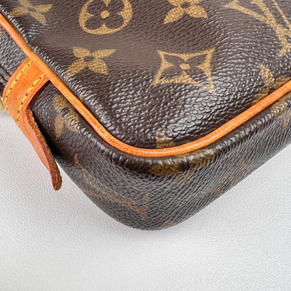 Louis Vuitton Brown Shoulder Bags A-15859
