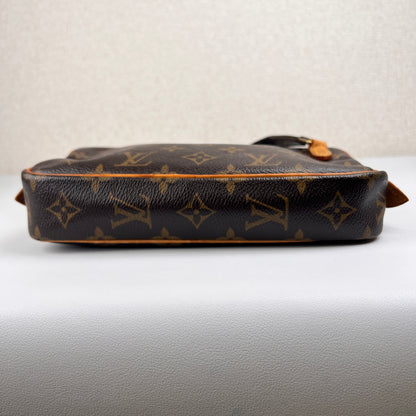 Louis Vuitton Brown Shoulder Bags A-15859