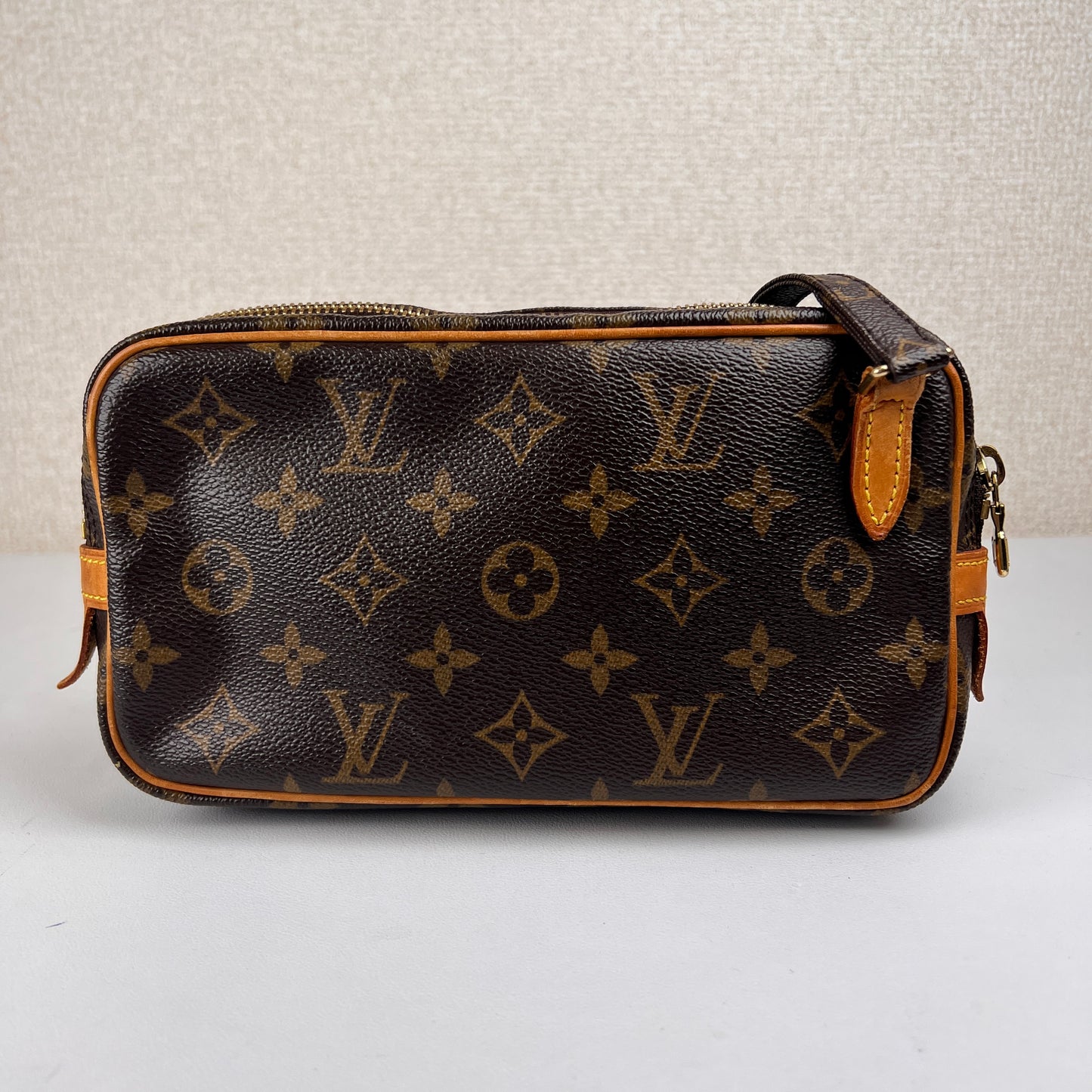Louis Vuitton Brown Shoulder Bags A-15859