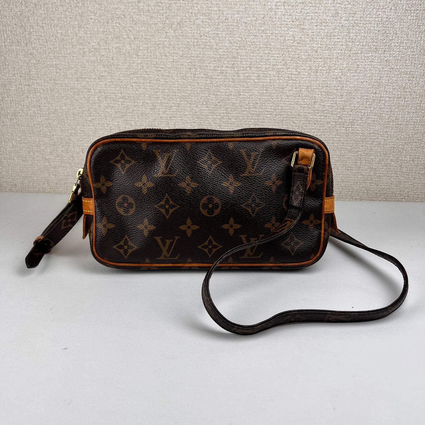 Louis Vuitton Brown Shoulder Bags A-15859