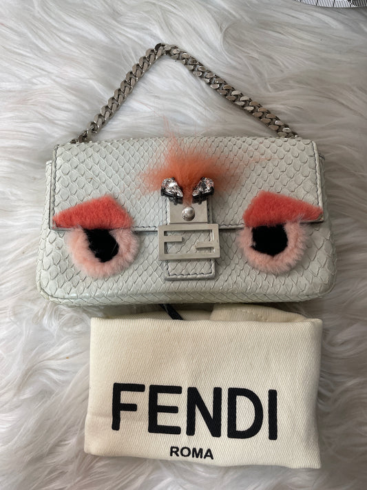 Fendi White Shoulder Bags A-15863