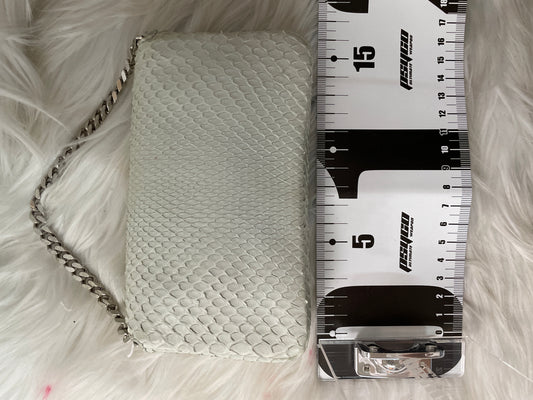 Fendi White Shoulder Bags A-15863