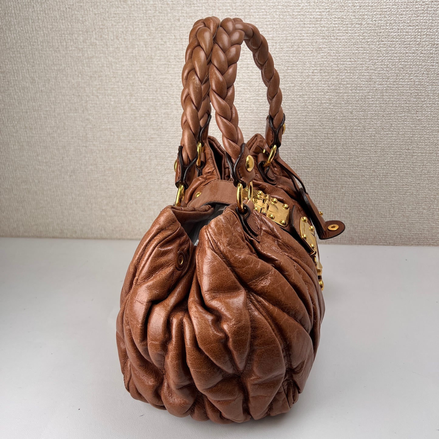 Miu Miu Brown Handle Bags A-15867