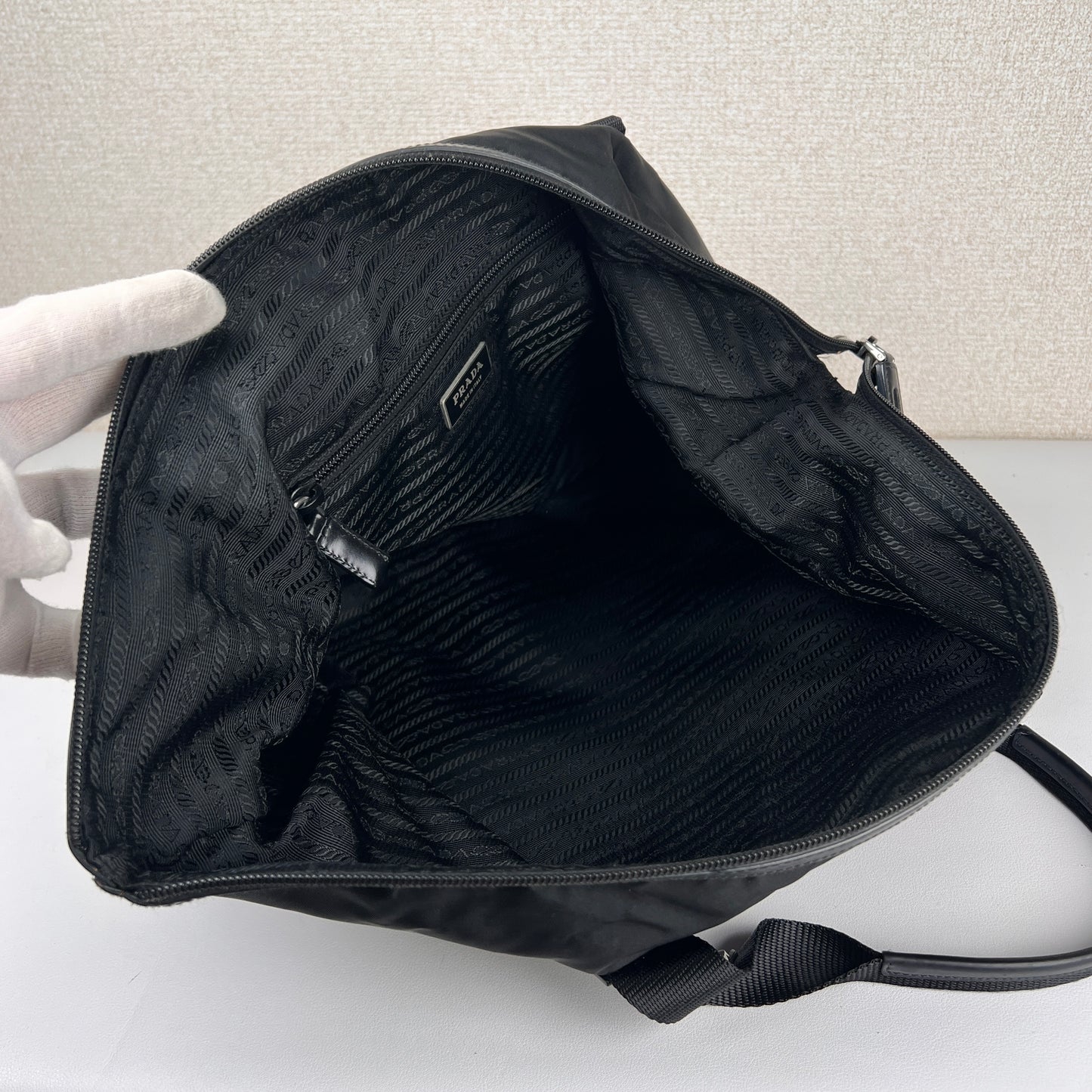 Prada Black Handle Bags A-15870