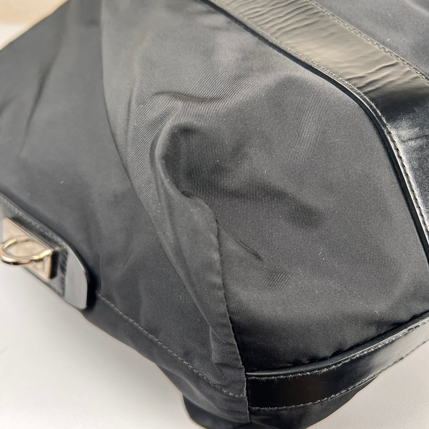 Prada Black Handle Bags A-15870