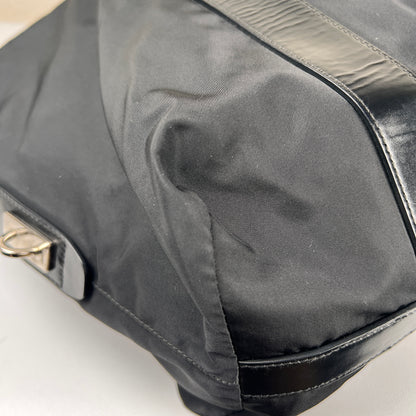 Prada Black Handle Bags A-15870