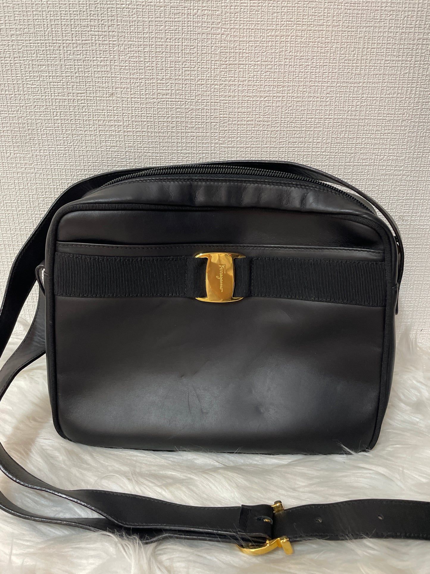 Ferragamo Black Handle Bags A-15891