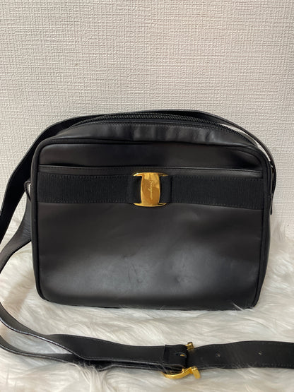 Ferragamo Black Handle Bags A-15891