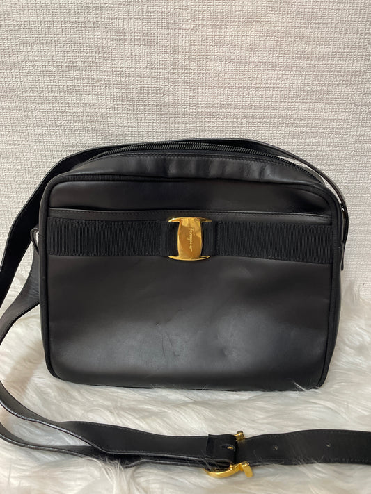 Ferragamo Black Handle Bags A-15891
