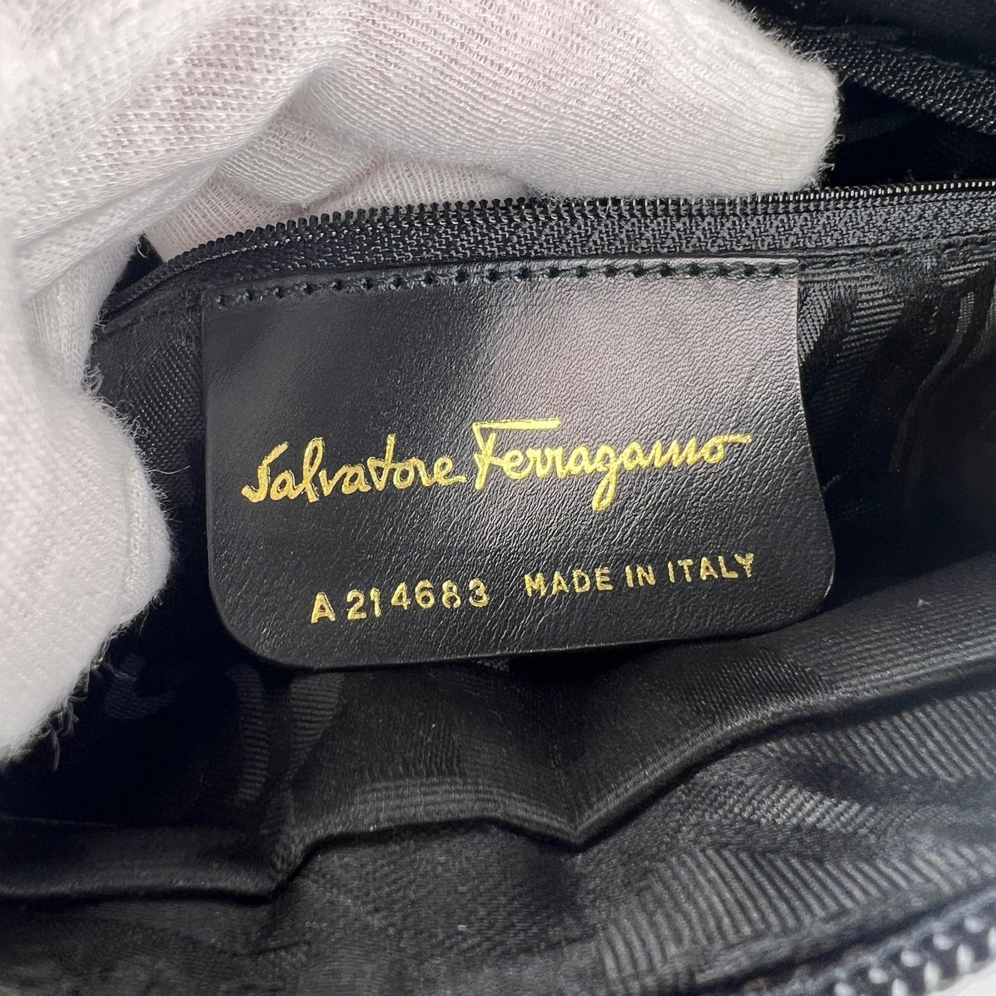 Ferragamo Black Handle Bags A-15891