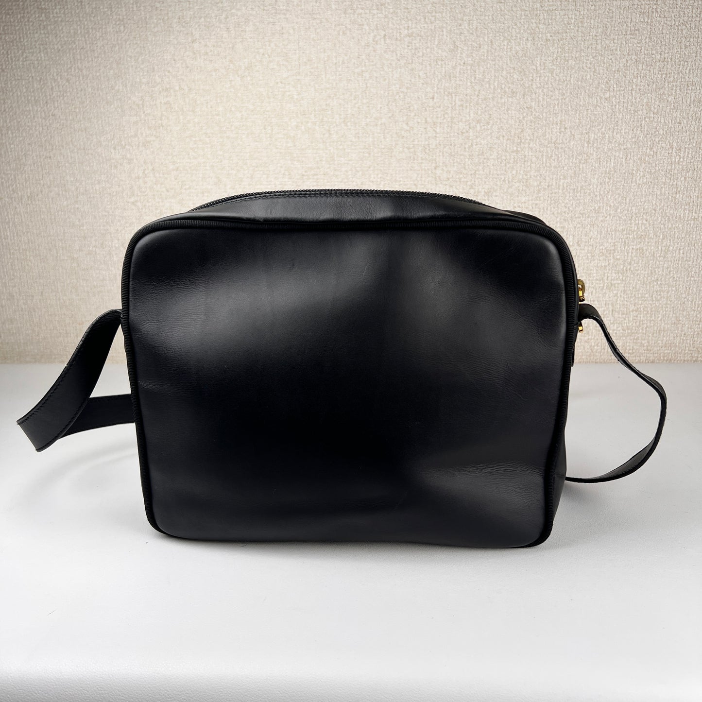 Ferragamo Black Handle Bags A-15891