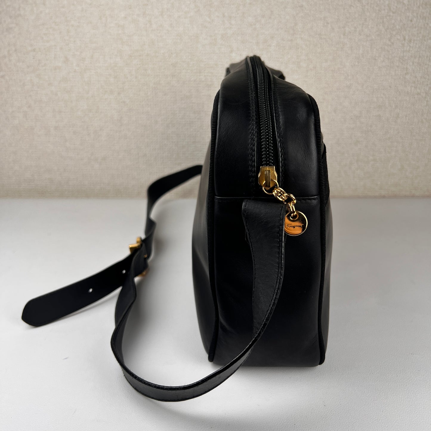 Ferragamo Black Handle Bags A-15891
