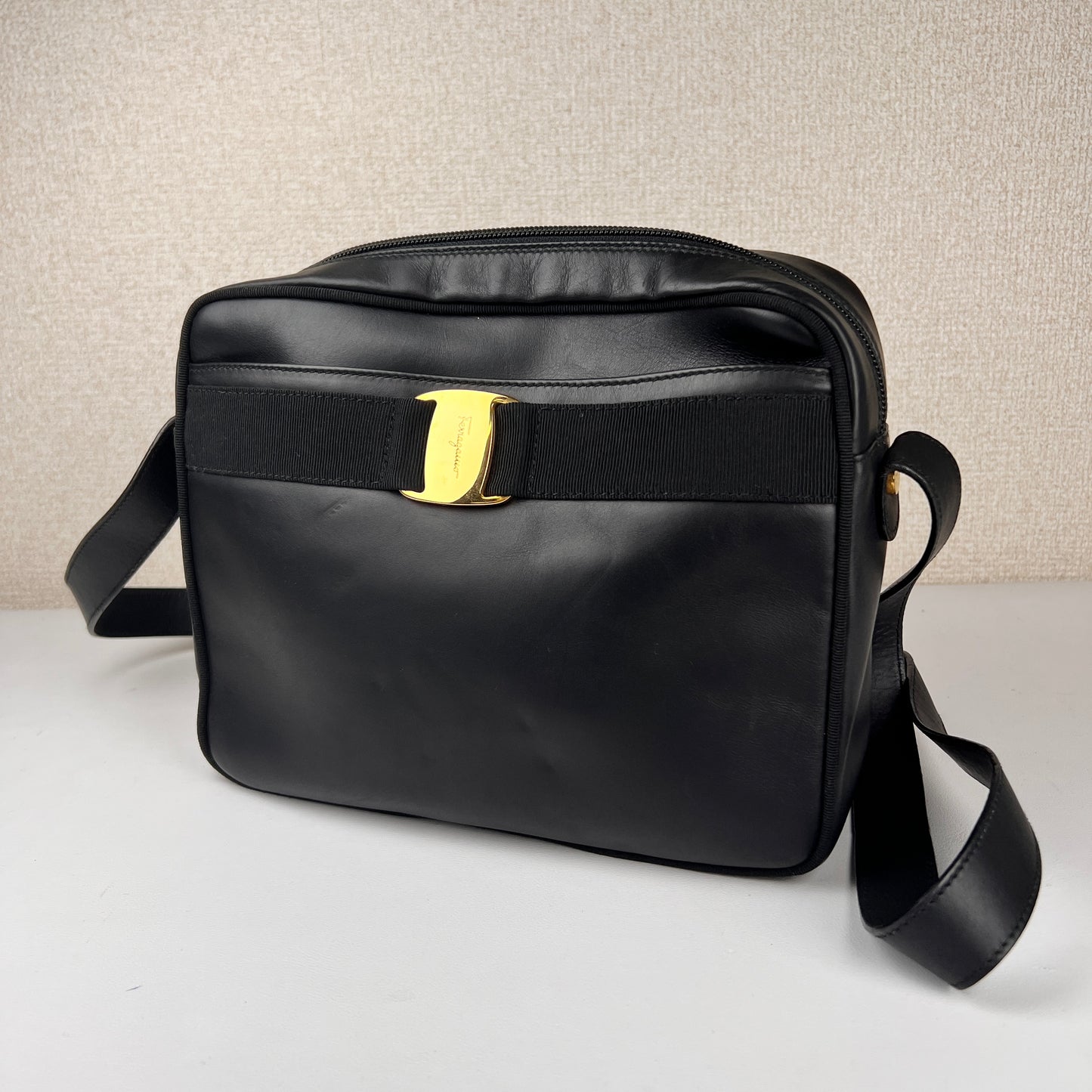 Ferragamo Black Handle Bags A-15891