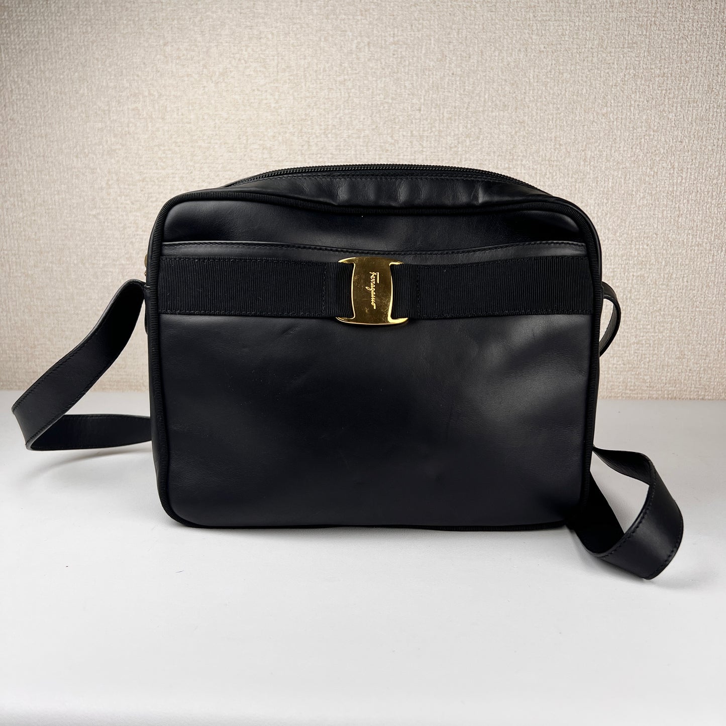 Ferragamo Black Handle Bags A-15891