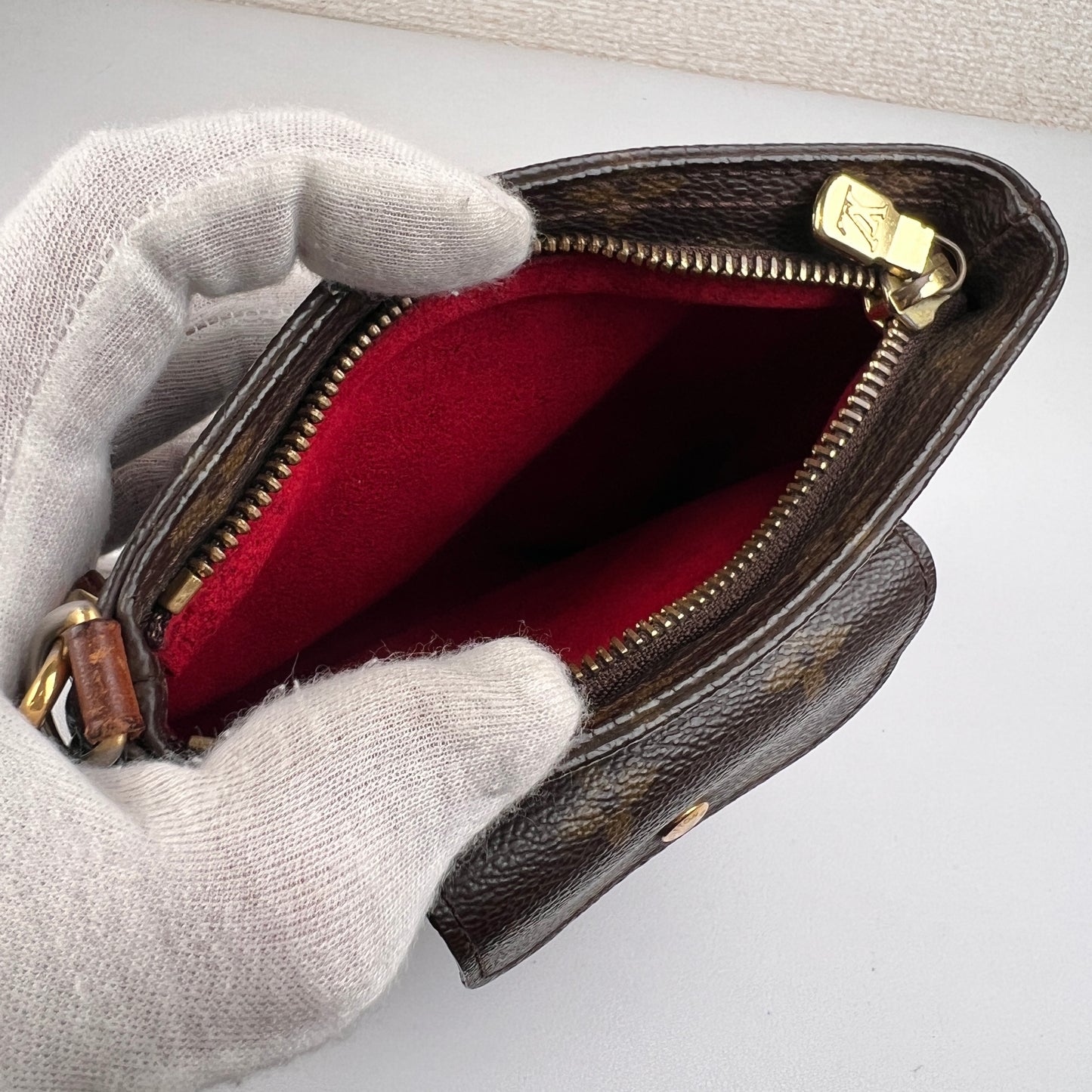 Louis Vuitton Black Handle Bags A-15901
