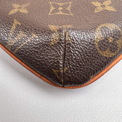 Louis Vuitton Black Handle Bags A-15901