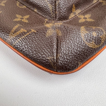 Louis Vuitton Black Handle Bags A-15901
