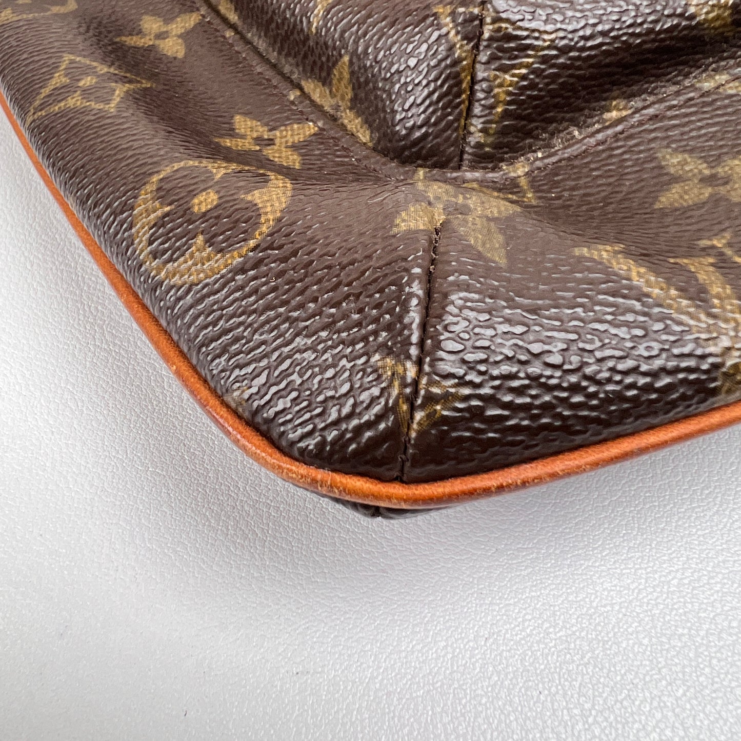 Louis Vuitton Black Handle Bags A-15901