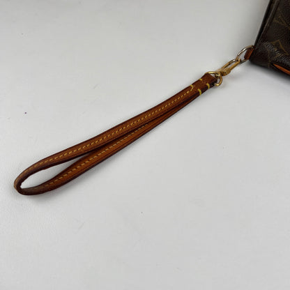 Louis Vuitton Black Handle Bags A-15901