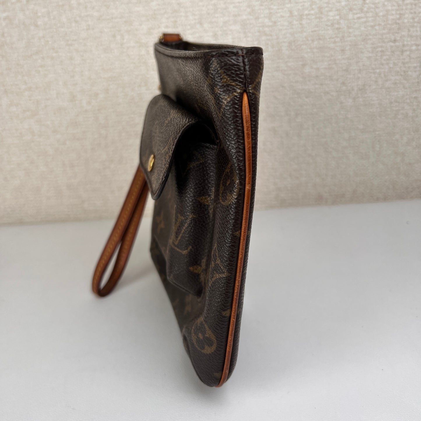 Louis Vuitton Black Handle Bags A-15901