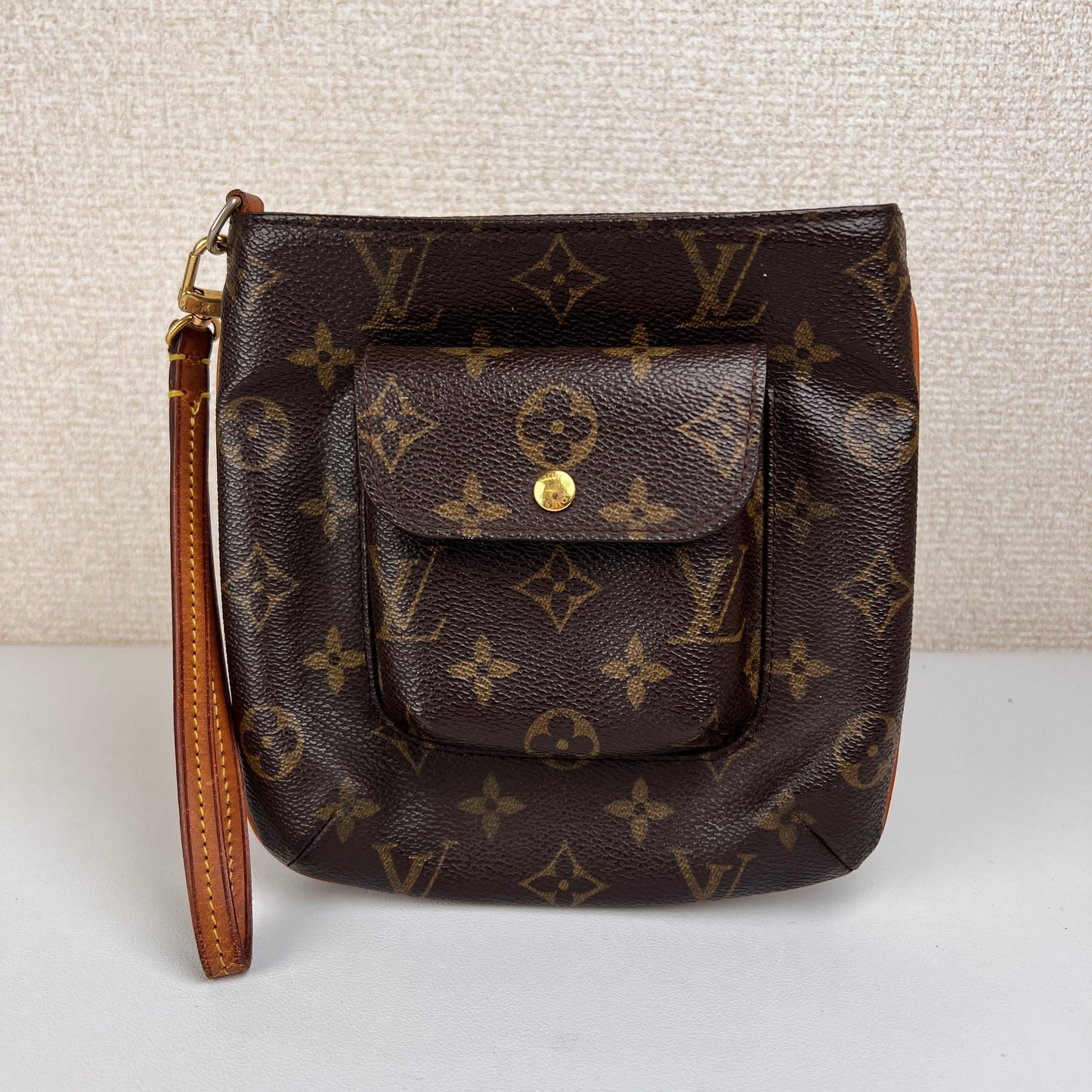 Louis Vuitton Black Handle Bags A-15901
