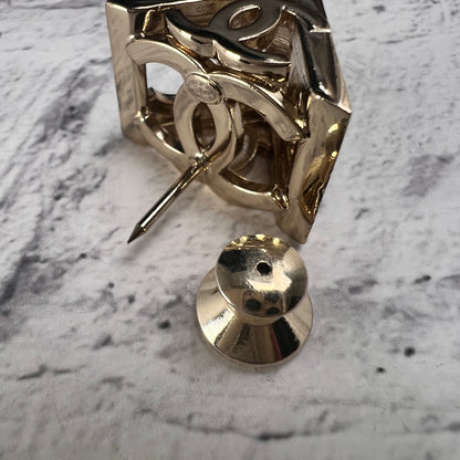 Chanel Gold Brooches A-15916