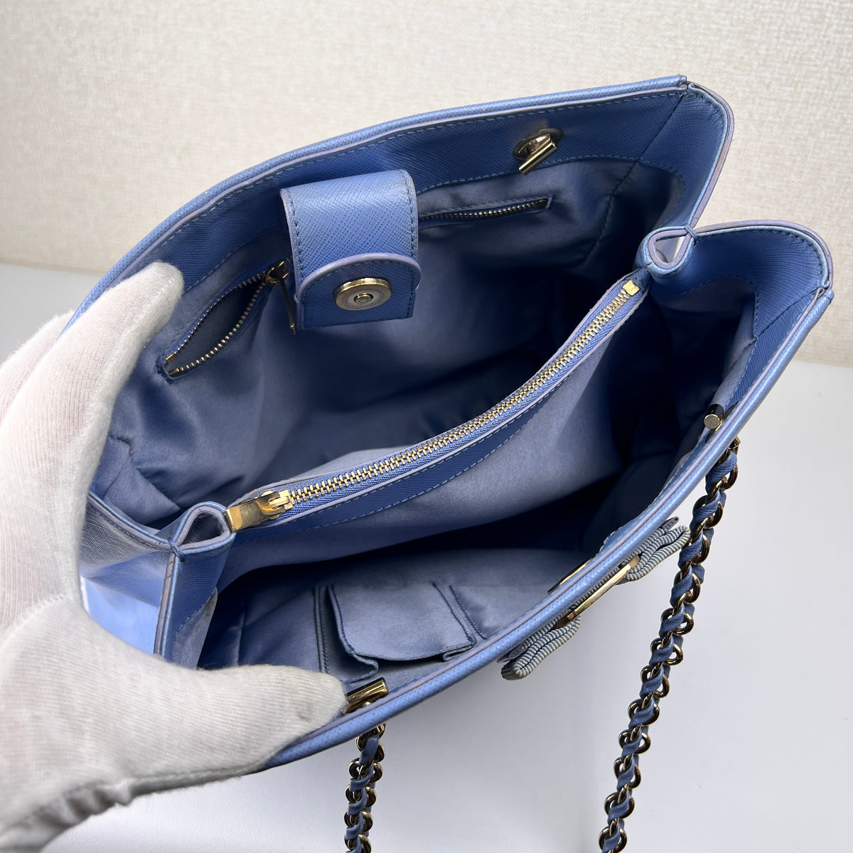 Ferragamo Blue Shoulder Bags A-15920