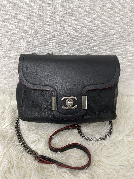Chanel Black Shoulder Bags A-15921