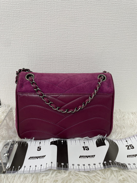Chanel Purple Shoulder Bags A-15925