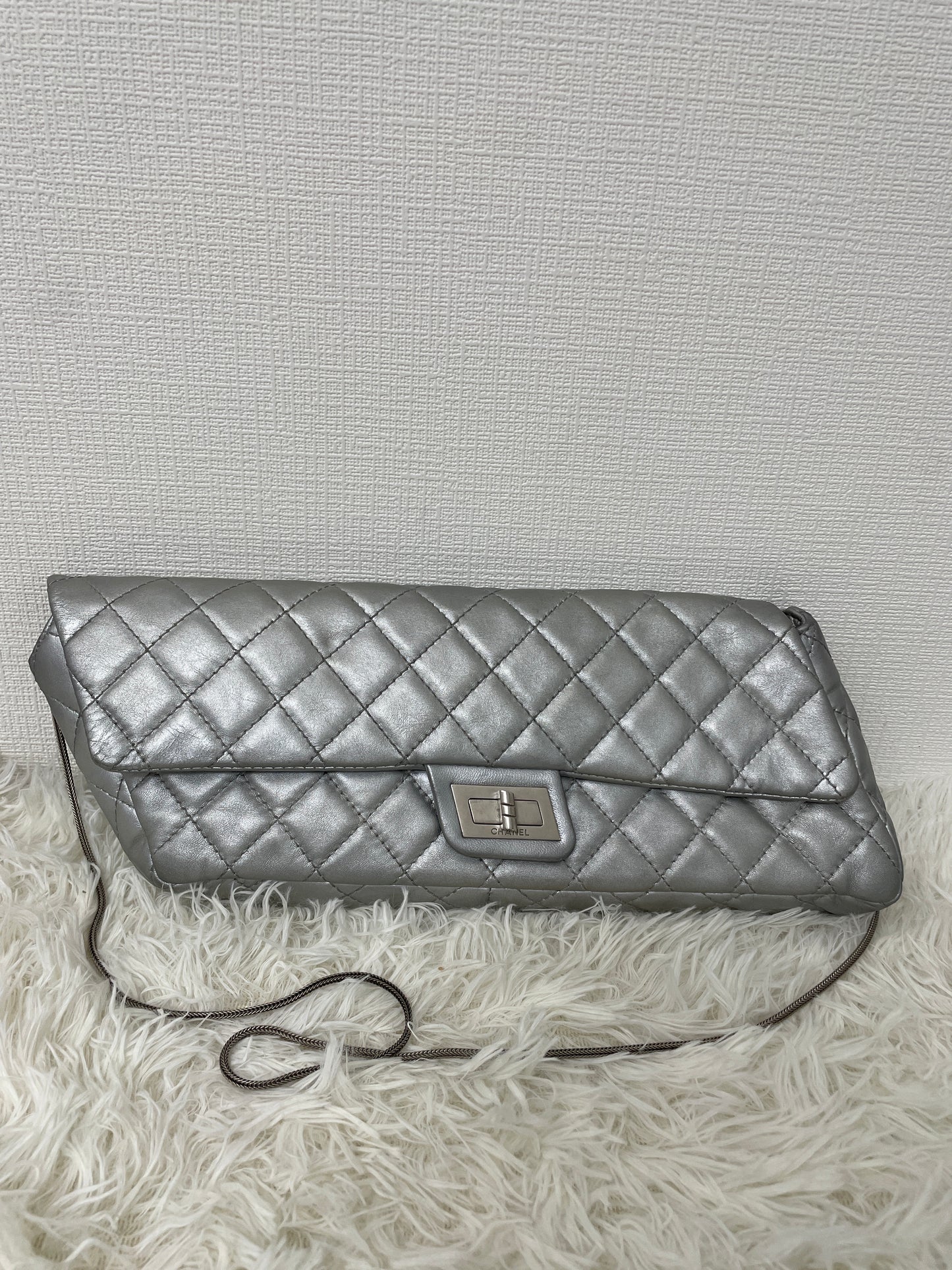 Chanel Silver Shoulder Bags A-15926