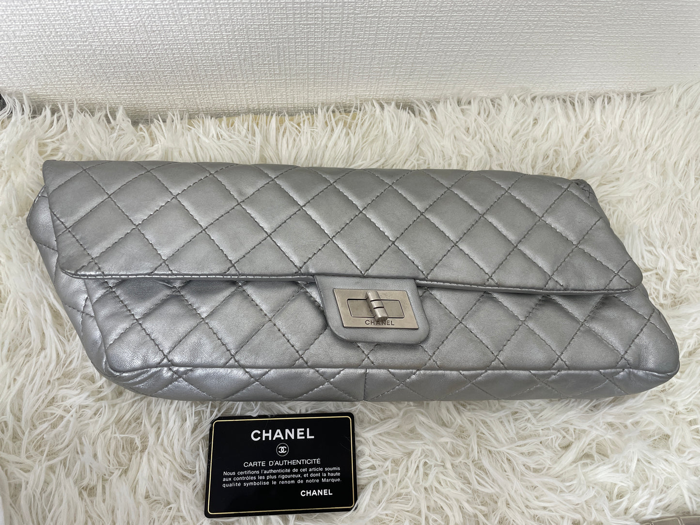 Chanel Silver Shoulder Bags A-15926