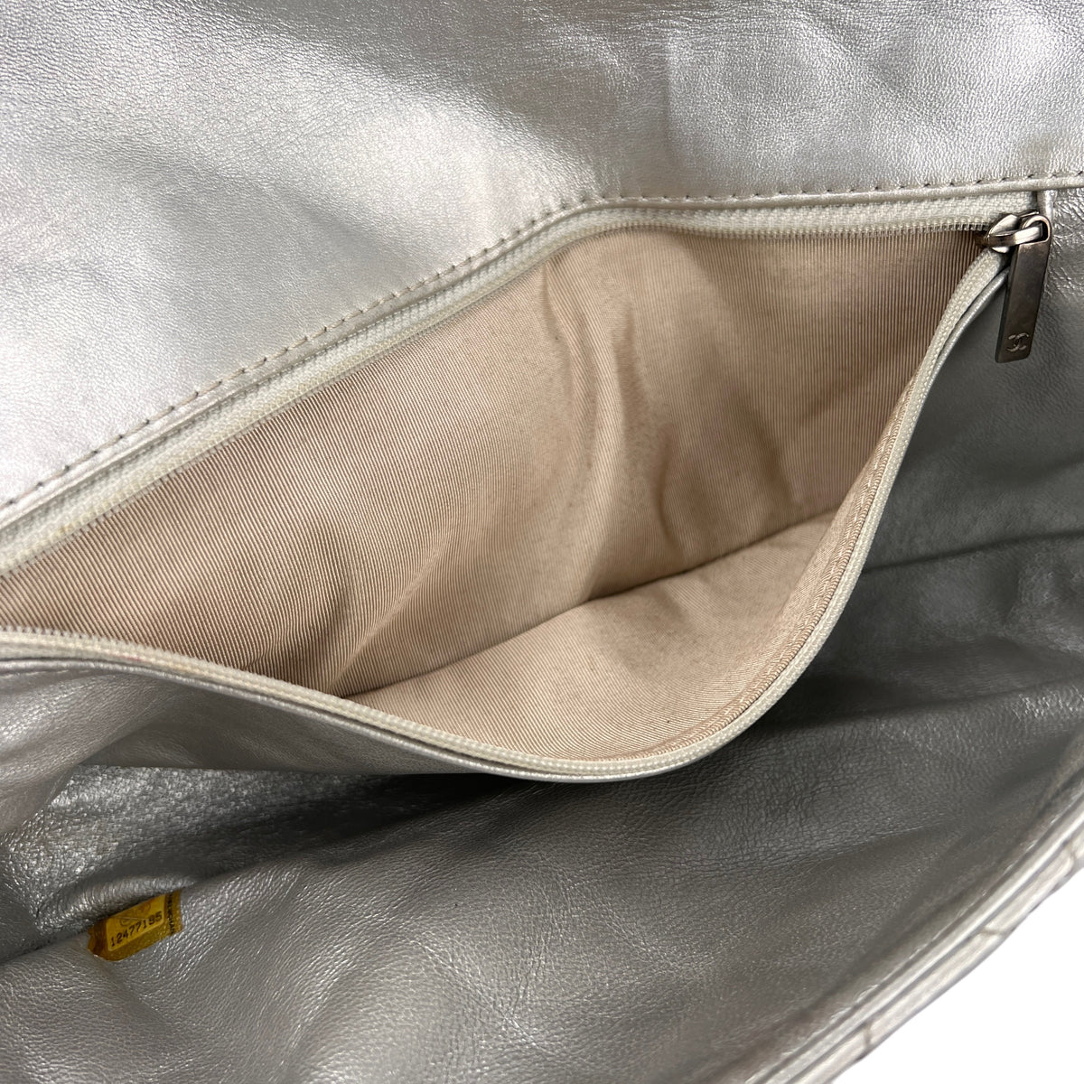 Chanel Silver Shoulder Bags A-15926