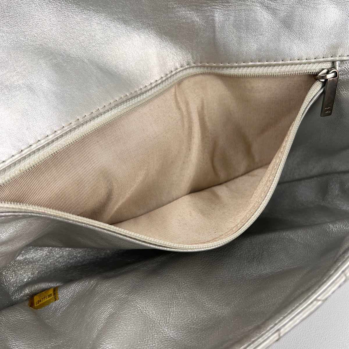 Chanel Silver Shoulder Bags A-15926
