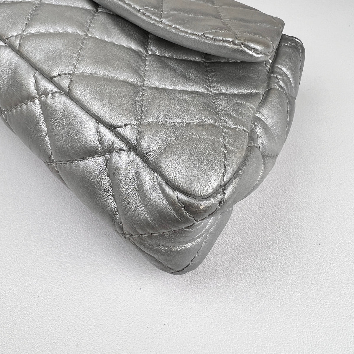 Chanel Silver Shoulder Bags A-15926