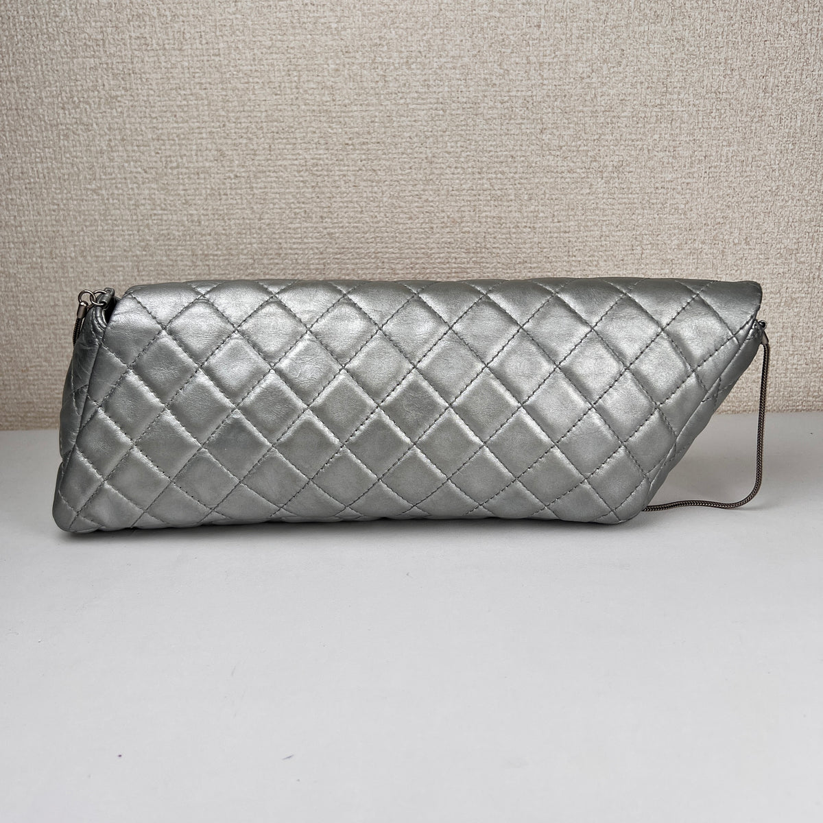 Chanel Silver Shoulder Bags A-15926