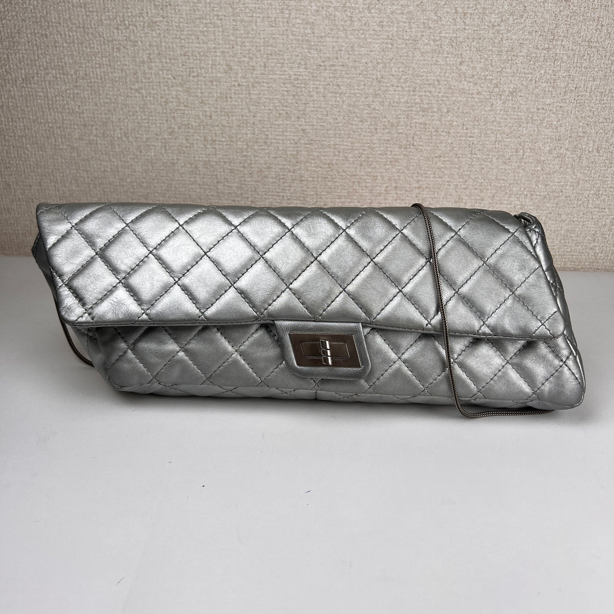 Chanel Silver Shoulder Bags A-15926