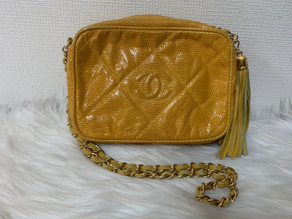 Chanel Yellow Shoulder Bags A-15937