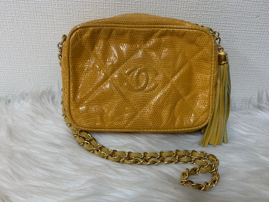 Chanel Yellow Shoulder Bags A-15937