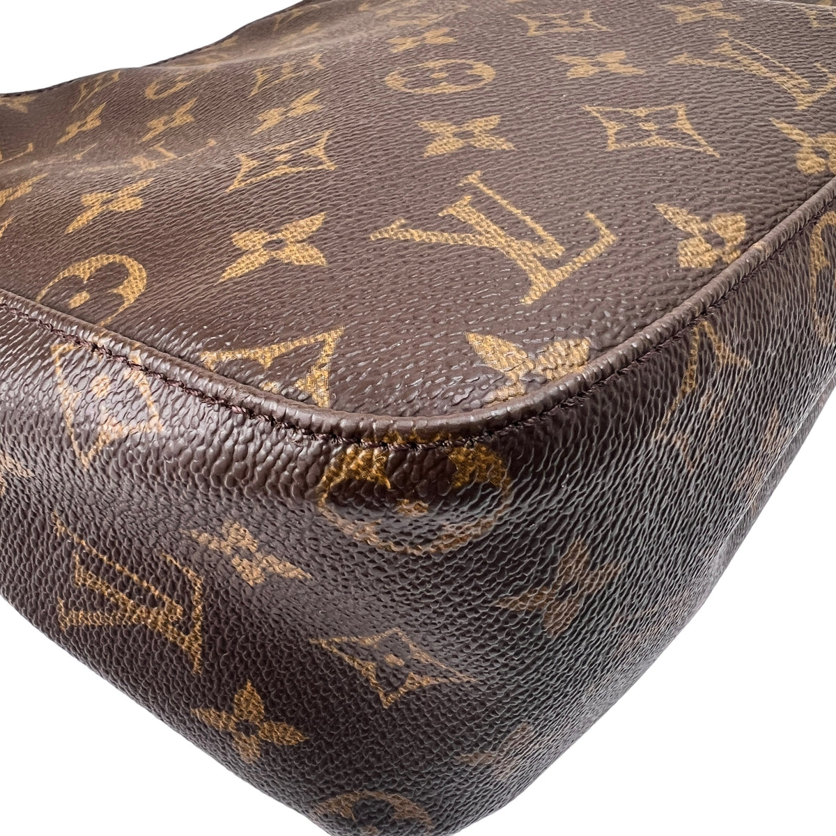 Louis Vuitton Brown Shoulder Bags A-15951