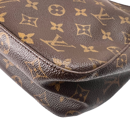 Louis Vuitton Brown Shoulder Bags A-15951