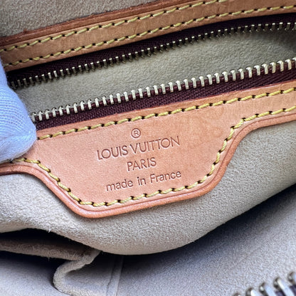 Louis Vuitton Brown Shoulder Bags A-15951