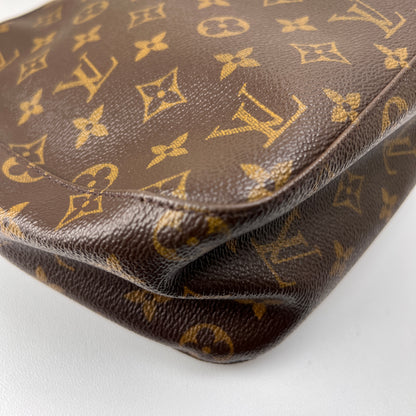 Louis Vuitton Brown Shoulder Bags A-15951