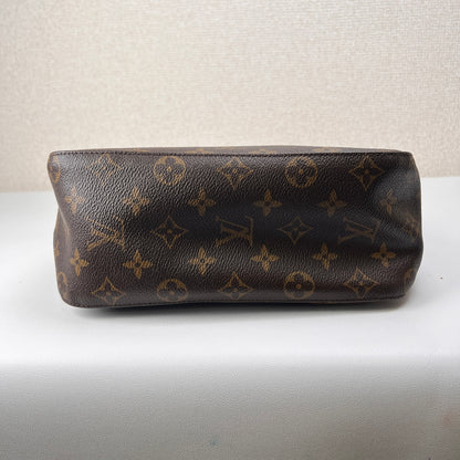 Louis Vuitton Brown Shoulder Bags A-15951
