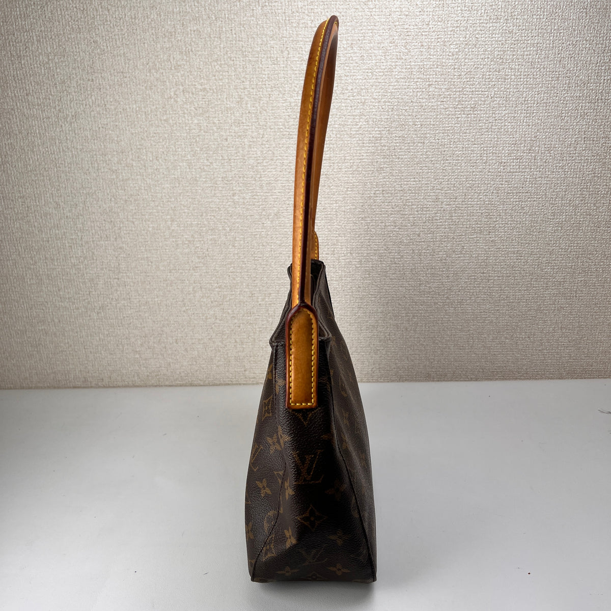 Louis Vuitton Brown Shoulder Bags A-15951