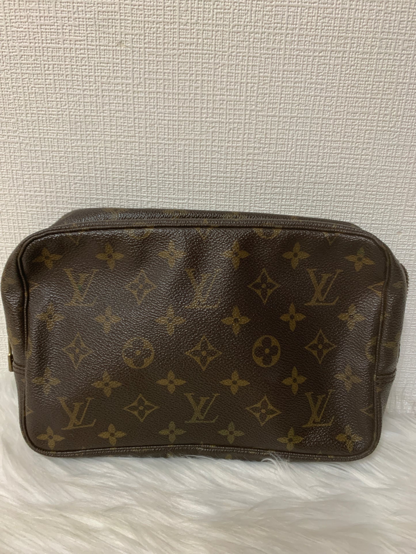 Louis Vuitton Brown A-15956