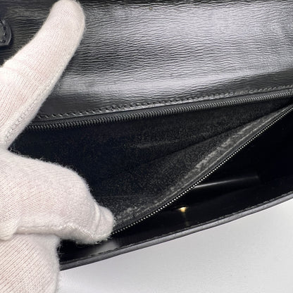 Louis Vuitton Black Shoulder Bags A-15957