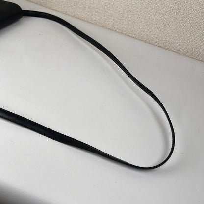 Louis Vuitton Black Shoulder Bags A-15957